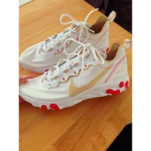 W Nike React Element 55